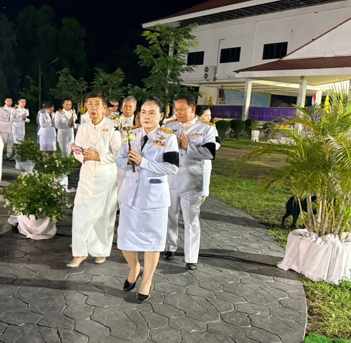 title - ส.ป.ก.ยโสธร ร่วมประกอบพิธีอัญเชิญพุ่มดอกบัวประดิษฐ์พระราชทาน  ถวายสักการะพระศรีมหาโพธิทศมราชบพิตร เนื่องในวันวิสาขบูชา ประจำปี 2569